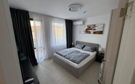 Drei-Zimmer-Wohnung mit Fußbodenheizung im Polarstar-Komplex, Sweti Wlas ID: 80657