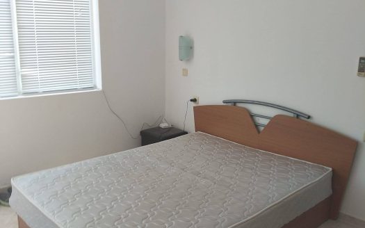 Zweizimmerwohnung mit Balkonen und Blick auf den Pool in Koschariza ID: 49014