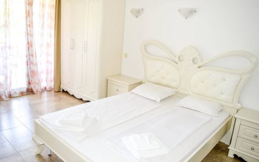 Geräumige 3-Zimmer-Wohnung in Casa Real, Sveti Vlas ID: 77529