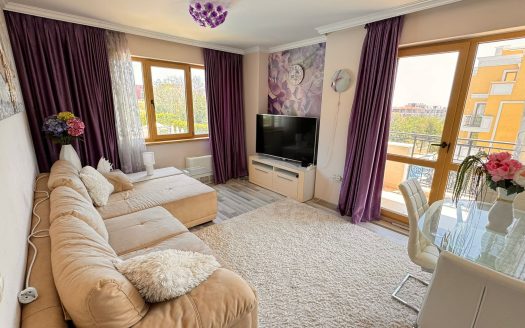Drei-Zimmer-Wohnung mit Möbeln und Meerblick in Villa Florence ID: 36085