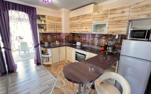Drei-Zimmer-Wohnung mit Möbeln und Meerblick in Villa Florence ID: 36085