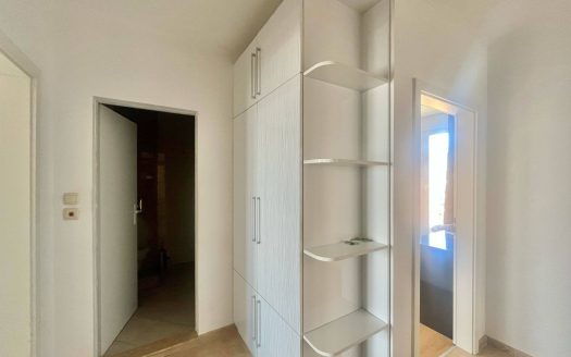 Drei-Zimmer-Wohnung mit Meerblick in Rawda ID: 50201