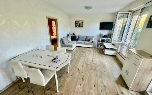 Drei-Zimmer-Wohnung mit zwei Schlafzimmern und eigenem Garten – Lazur 15, Rawda ID: 85556