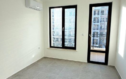 Zweizimmerwohnung mit Blick auf den Pool im neuen Haus, Emperium — Sweti Wlas ID: 80342