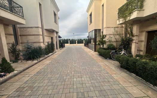 Zweistöckiges Haus mit drei Schlafzimmern in Pomorie ID: 56481