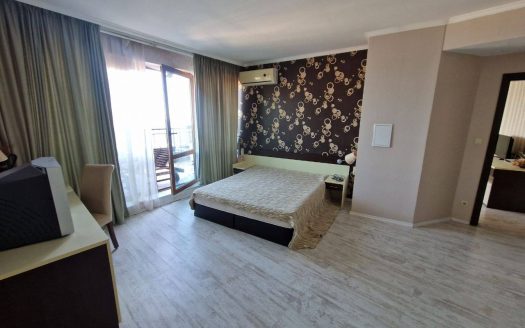 Zwei-Zimmer-Wohnung in erster Linie mit Panoramablick auf das Meer im Grand Hotel, Sweti Wlas ID: 78207