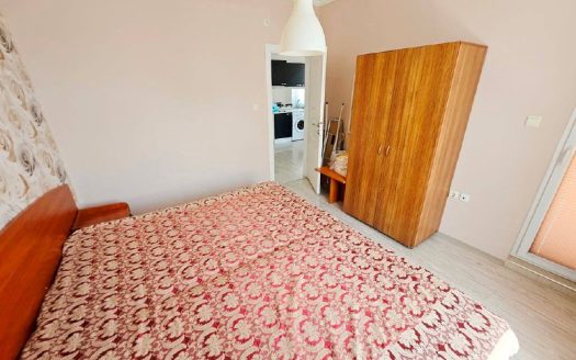 Zwei-Zimmer-Wohnung mit Poolblick in Persani ID: 47079