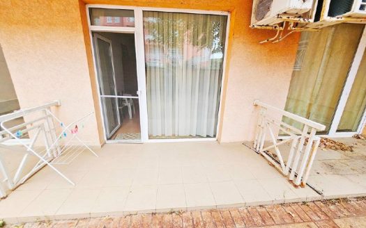 Studio mit Balkon und Poolblick in Sunny Day 6 ID: 46320