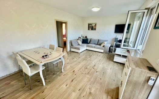 Drei-Zimmer-Wohnung mit zwei Schlafzimmern und eigenem Garten – Lazur 15, Rawda ID: 85556