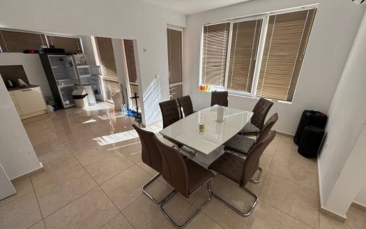 Haus mit Grundstück, Pool und Parkplatz – Rawda ID: 85429