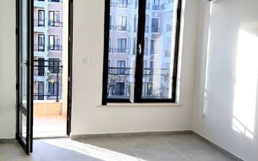 Zweizimmerwohnung mit Blick auf den Pool im neuen Haus, Emperium — Sweti Wlas ID: 80342