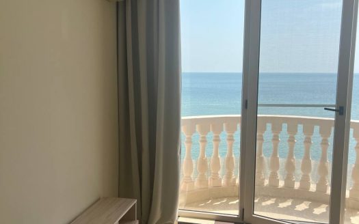 Ein-Zimmer-Wohnung mit Meerblick in Royal Marina ID: 42901
