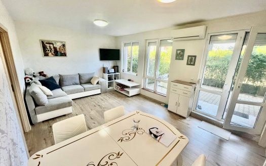 Drei-Zimmer-Wohnung mit zwei Schlafzimmern und eigenem Garten – Lazur 15, Rawda ID: 85556
