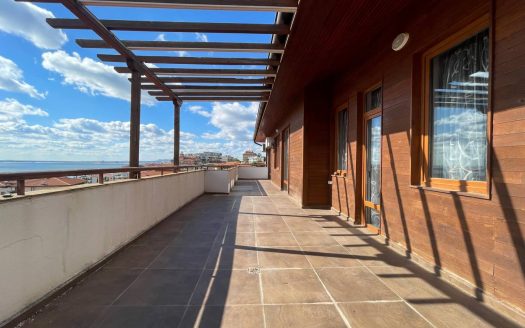 Vierzimmerwohnung mit Terrasse und Meerblick in Sweti Wlas ID: 42115